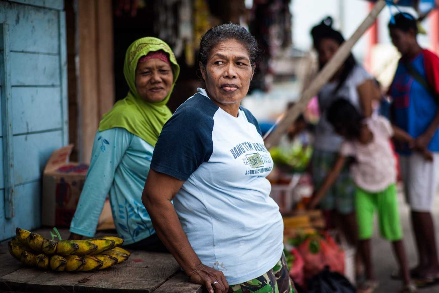 Mia Darakay, an Aruese woman who participated in the Save Aru movement, at the market in Dobo. By Leo Plunkett/The Gecko Project.